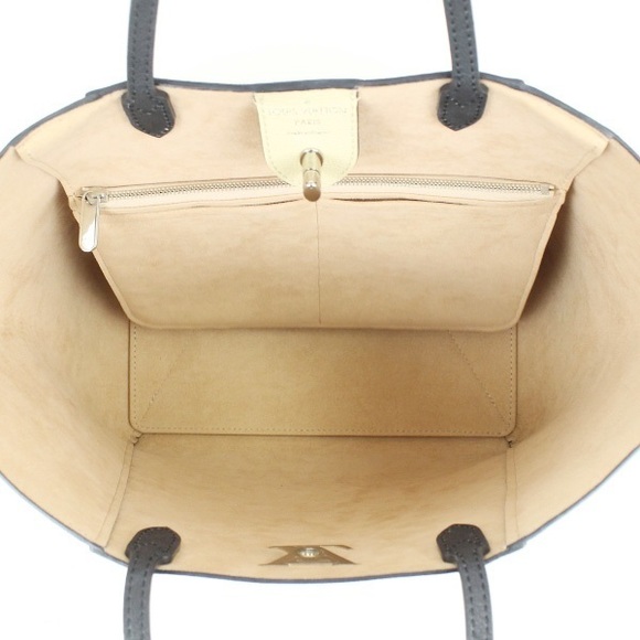 Louis Vuitton Lock Me Cover Noir Shoulder Bag - Picture 3 of 7